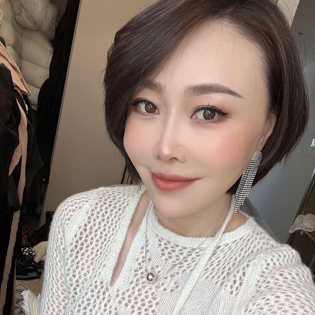安妮蕾钰服装店