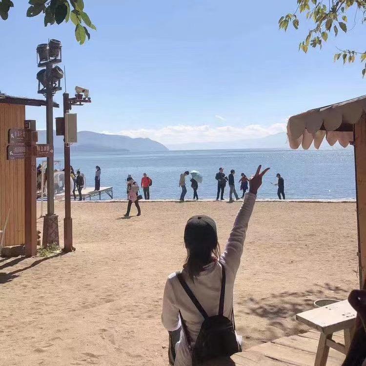 临沂奔驰E小姐姐