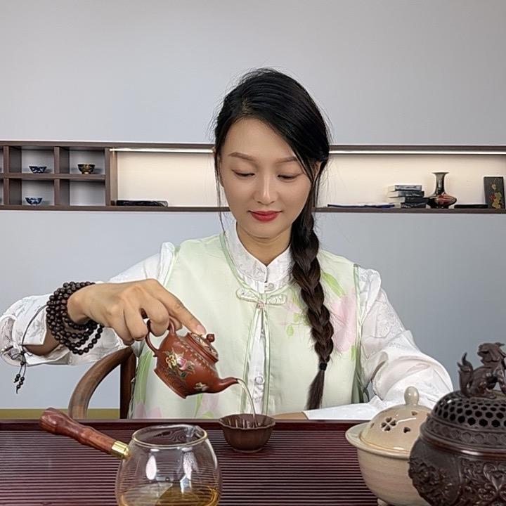 倾月