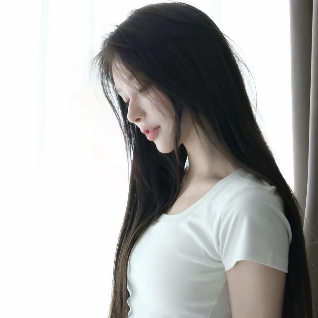 边梦佳