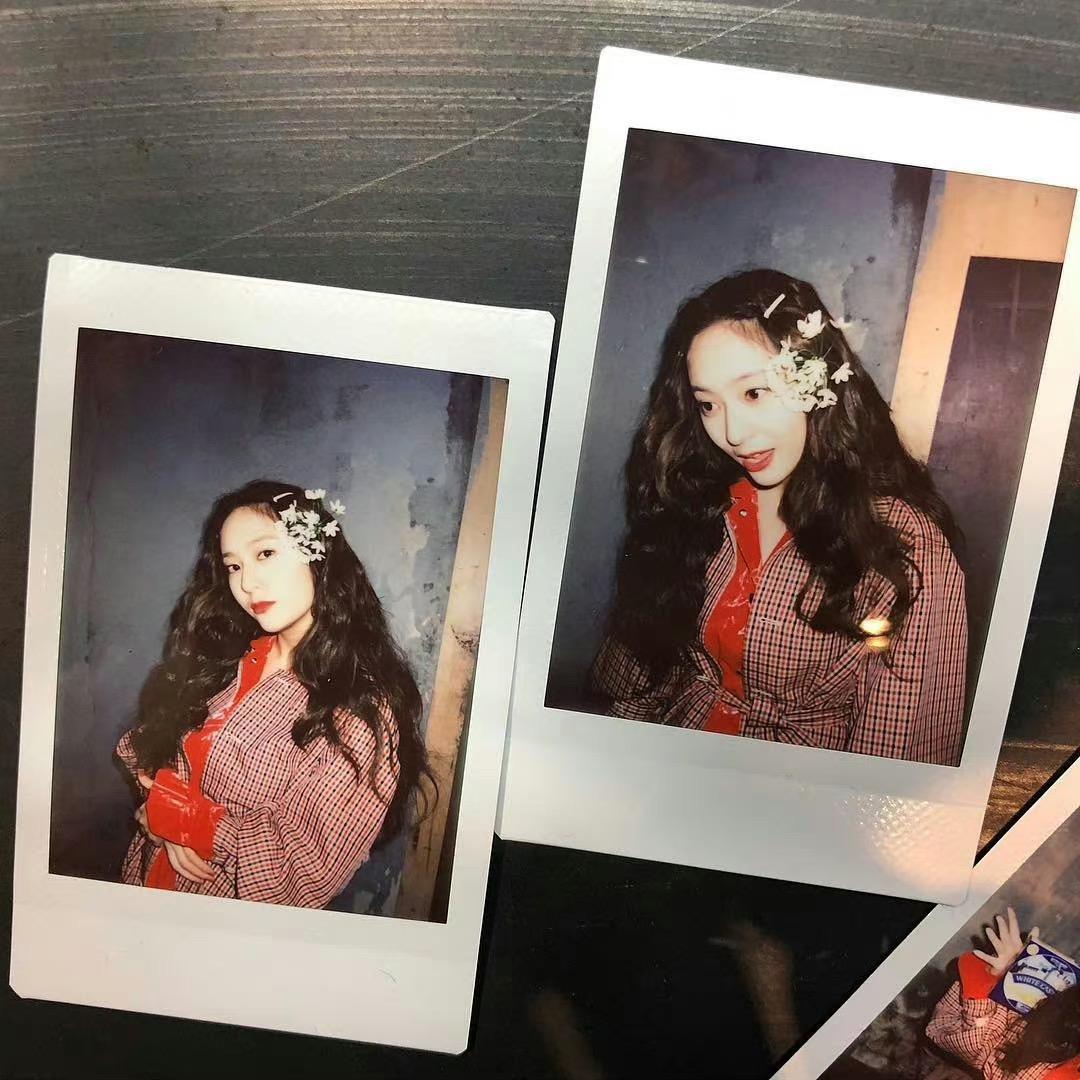 悄悄问神僧女儿美不美