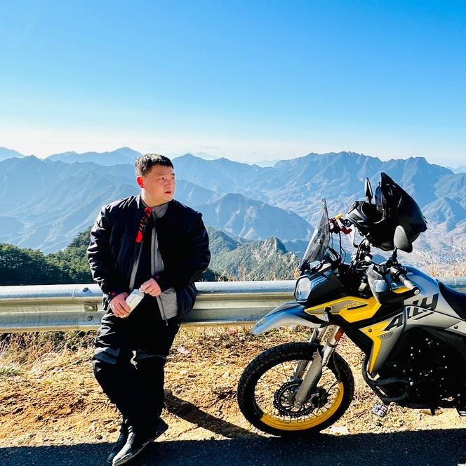 真真是路边干饭的那个小哥