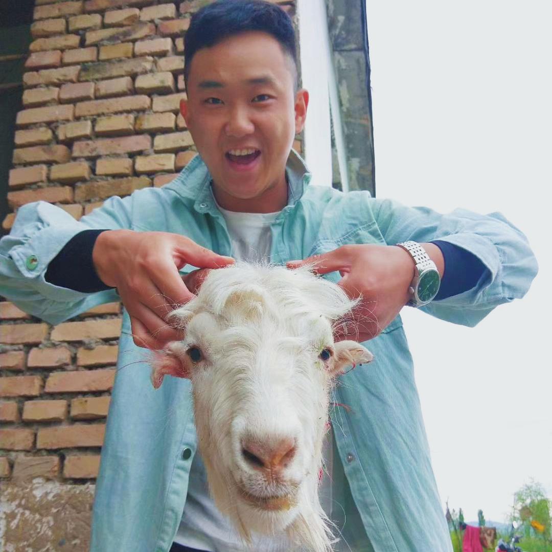 阿克苏择优租车—东东