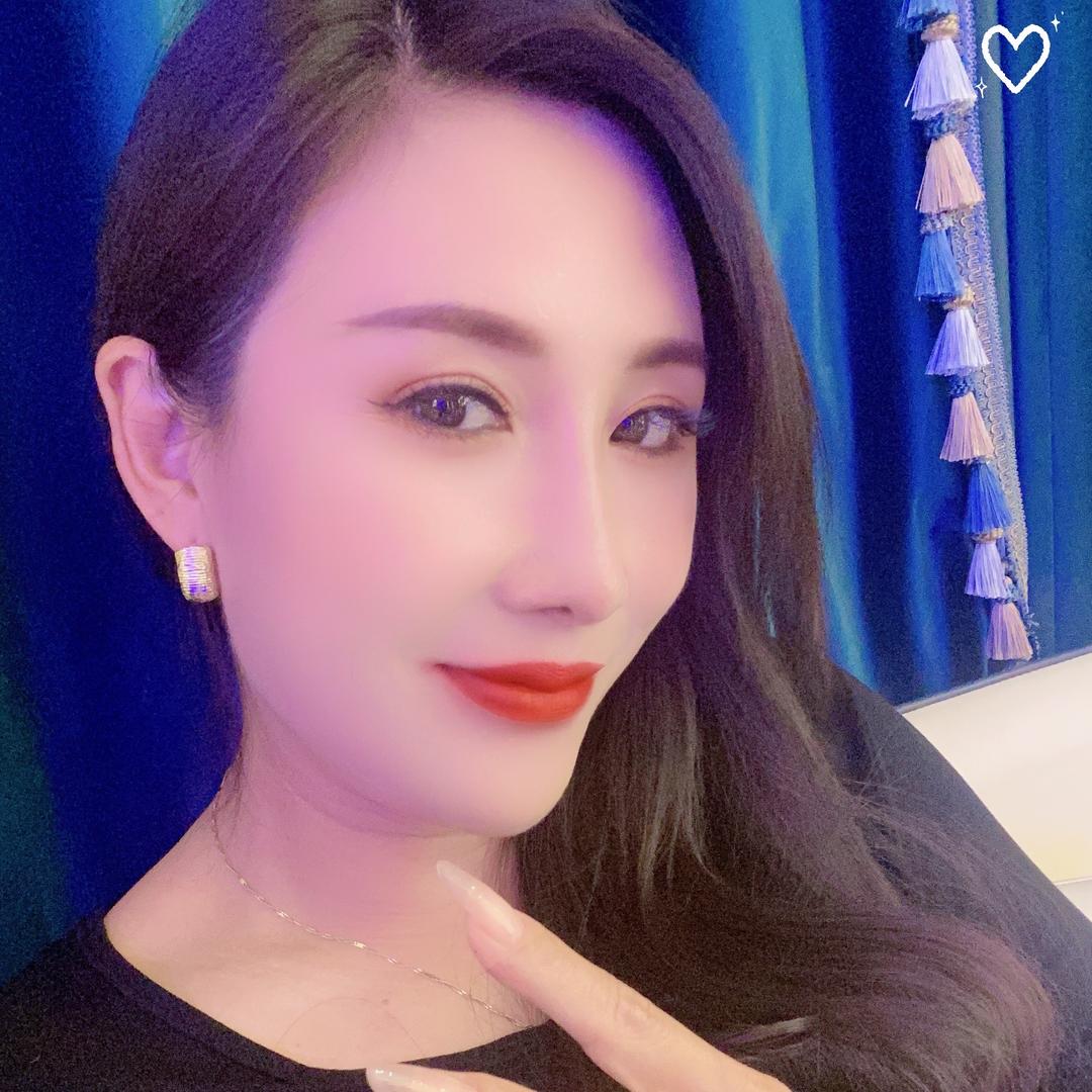 @马宁唢呐艺术团，旋转舞台车