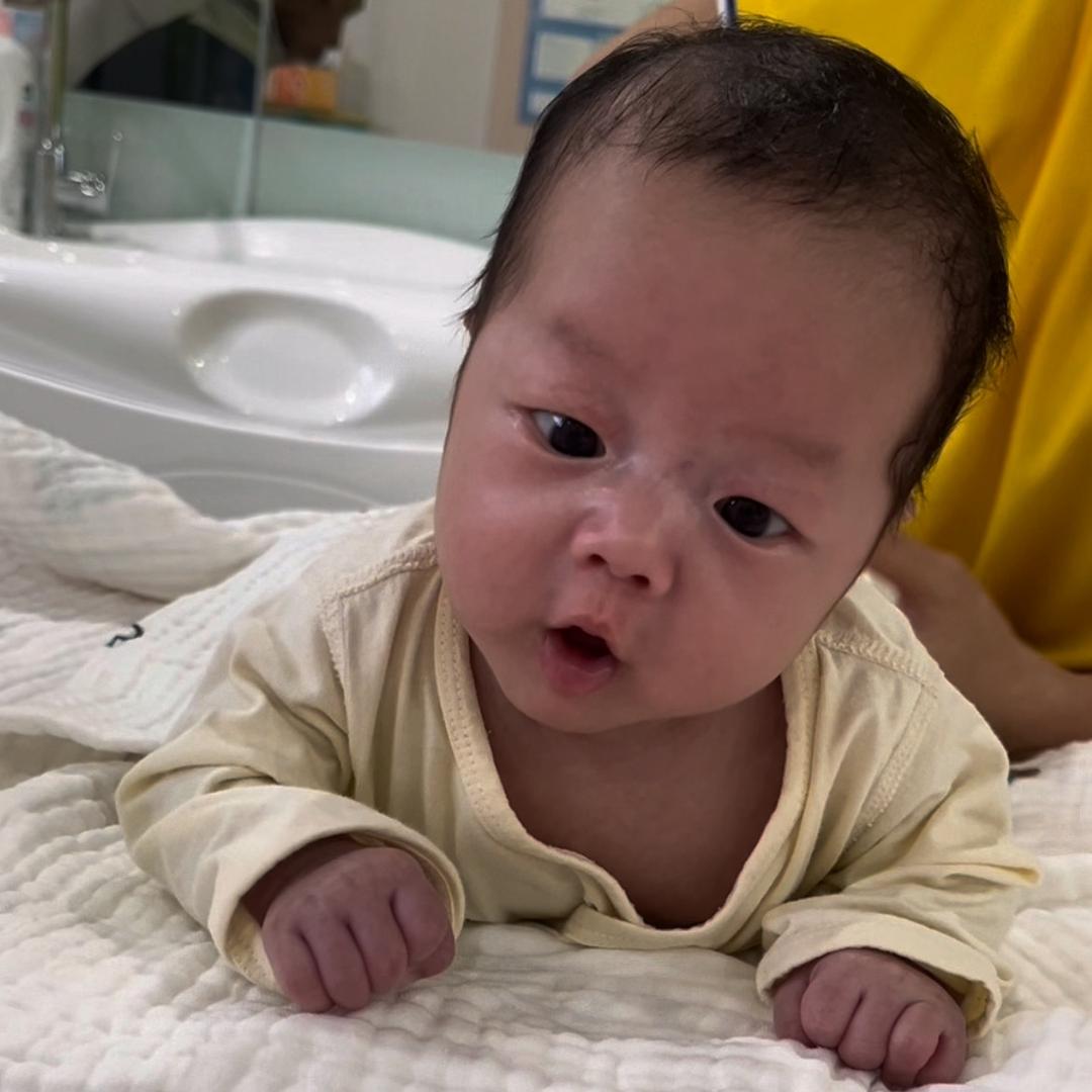 臭美奶奶陪娃记