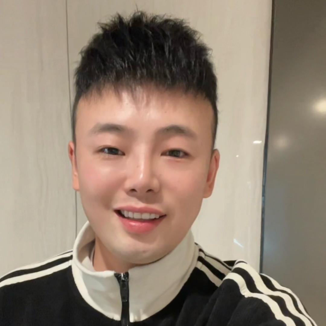 小伍.