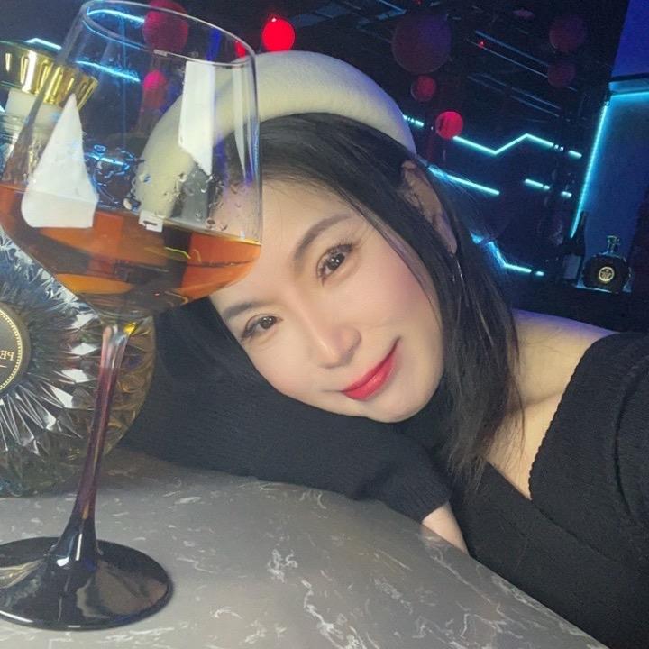 冰雪《皇后酒馆》招聘中《包括招团队合作》