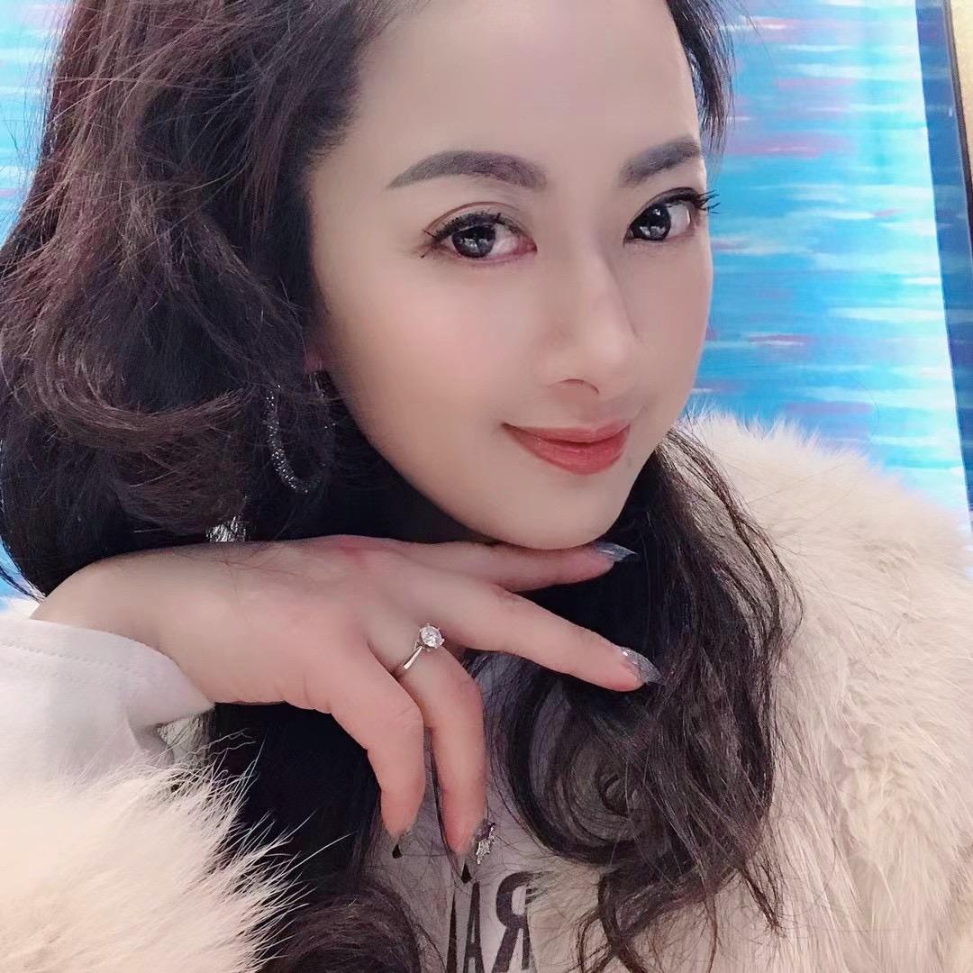 默…………💋
