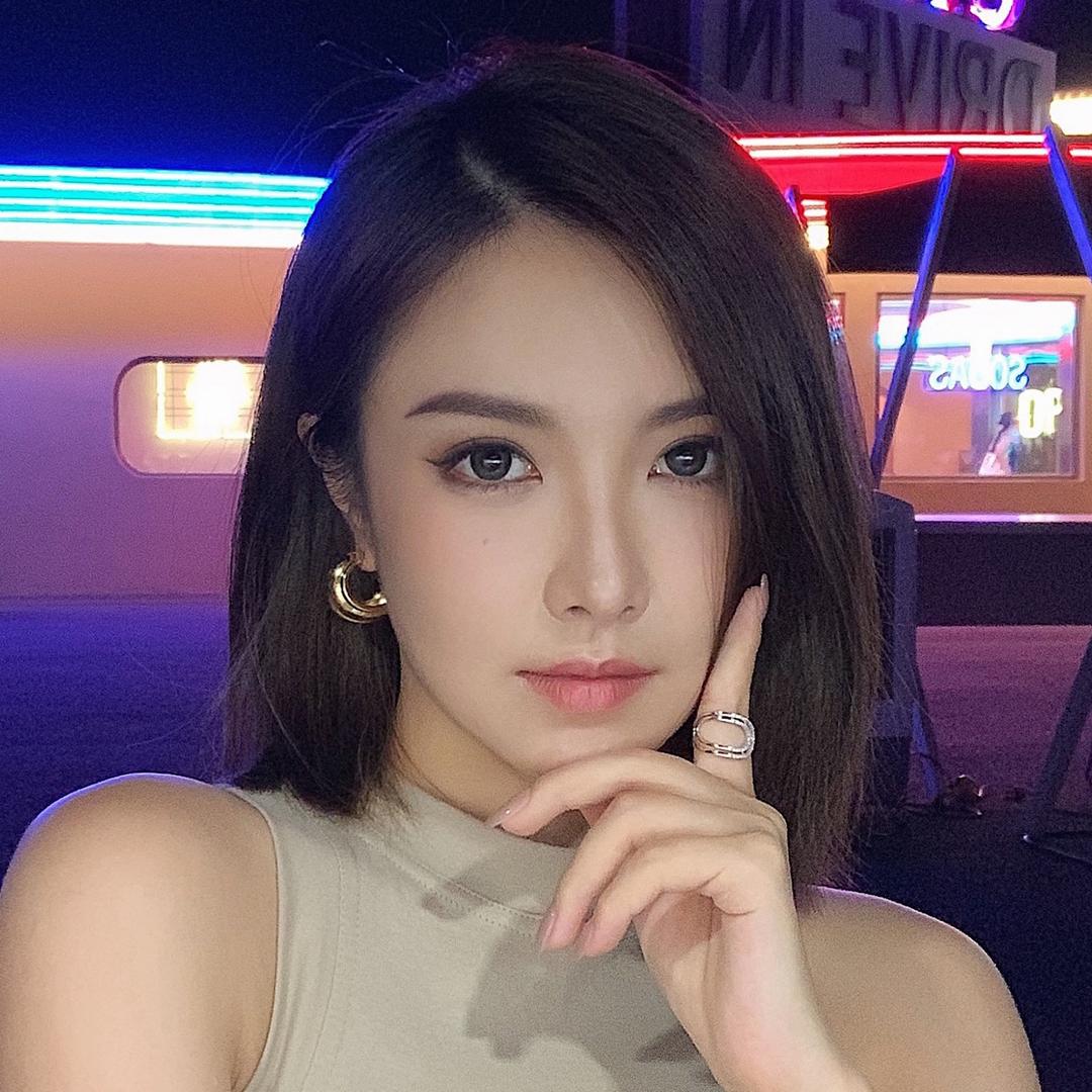 纳塔莉Nataliee