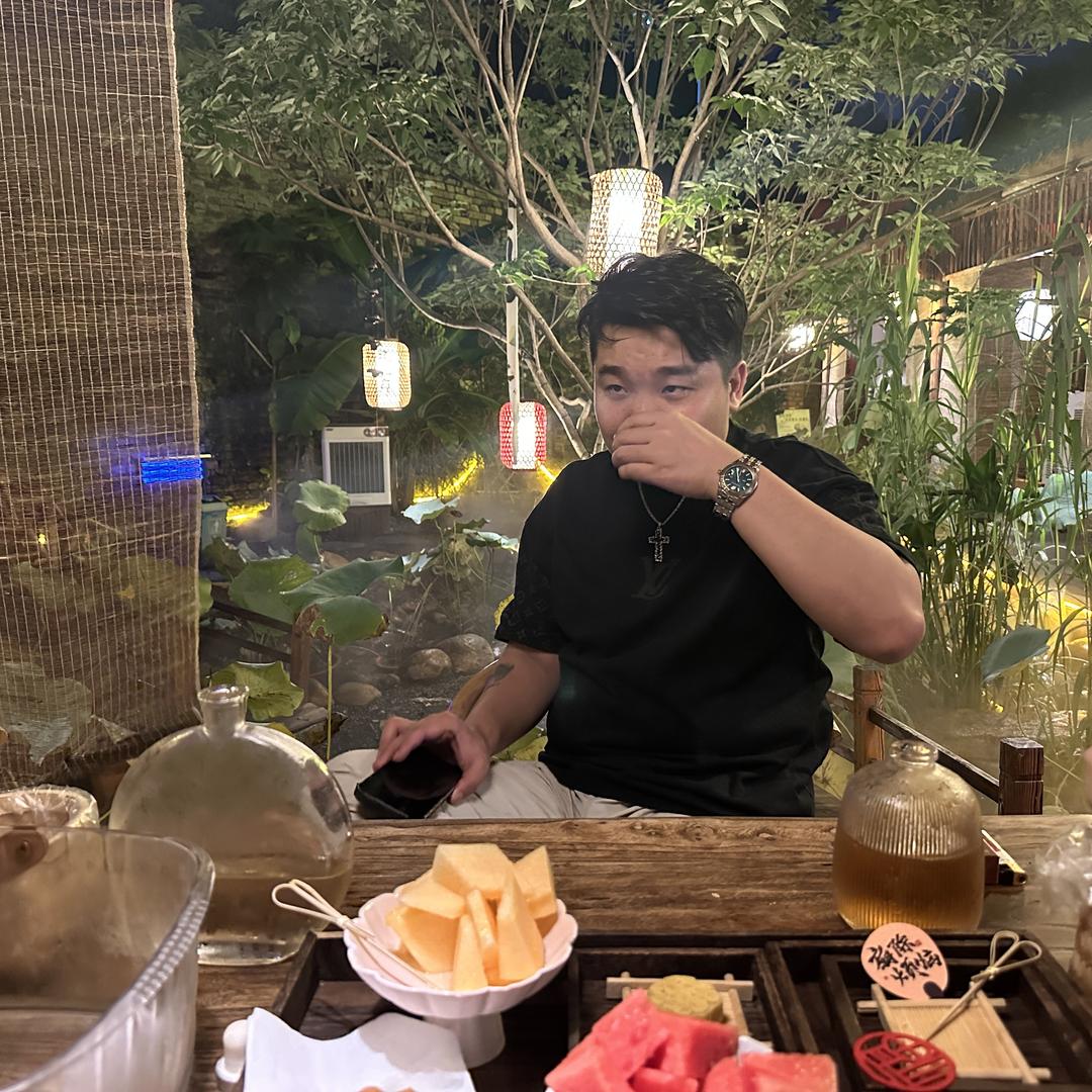 情怀艺术车。