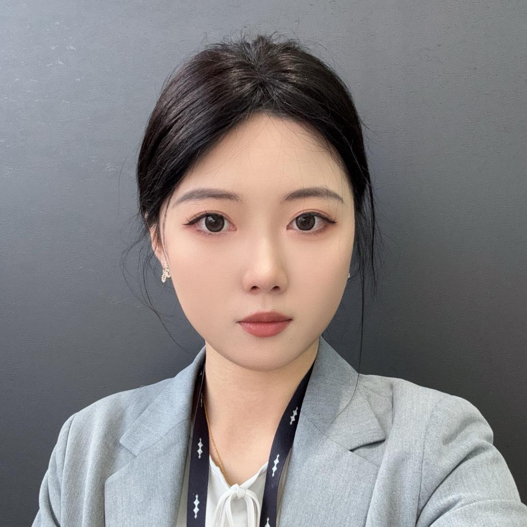 豹脾气女生