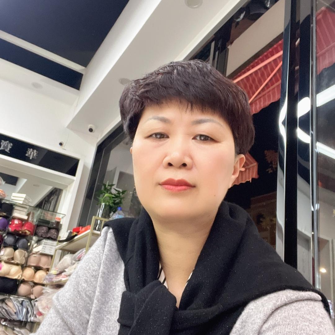 阿佳服饰