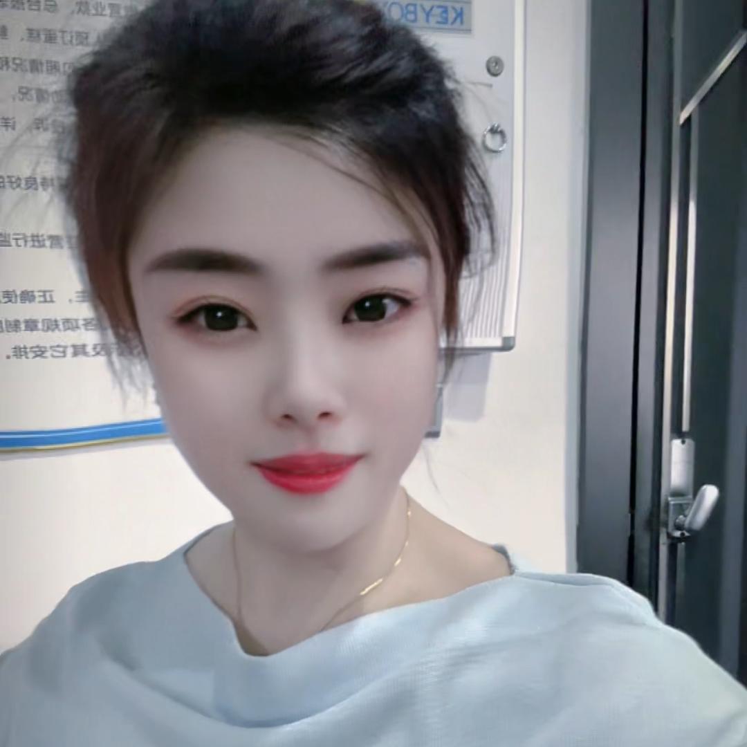 掀纱窥君容
