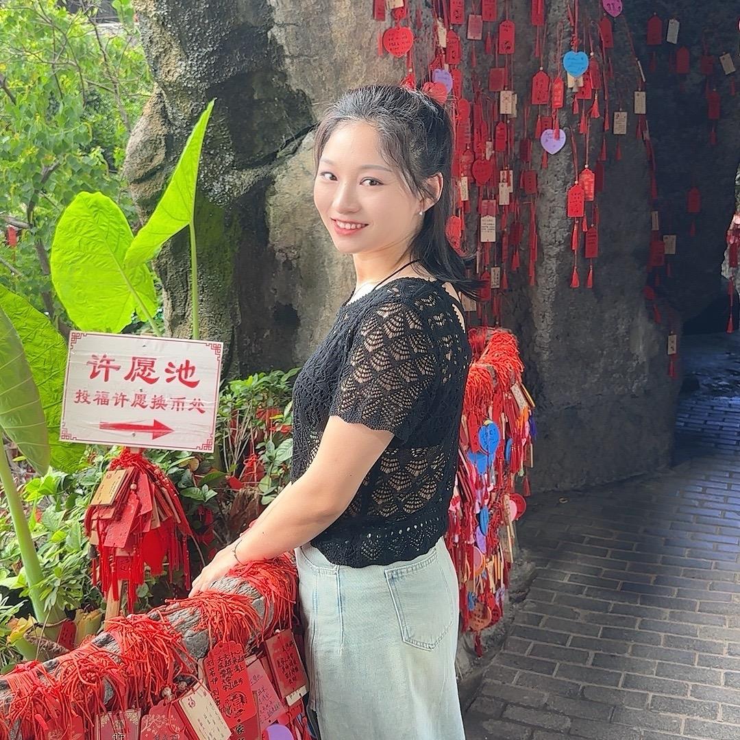 芳芳吖