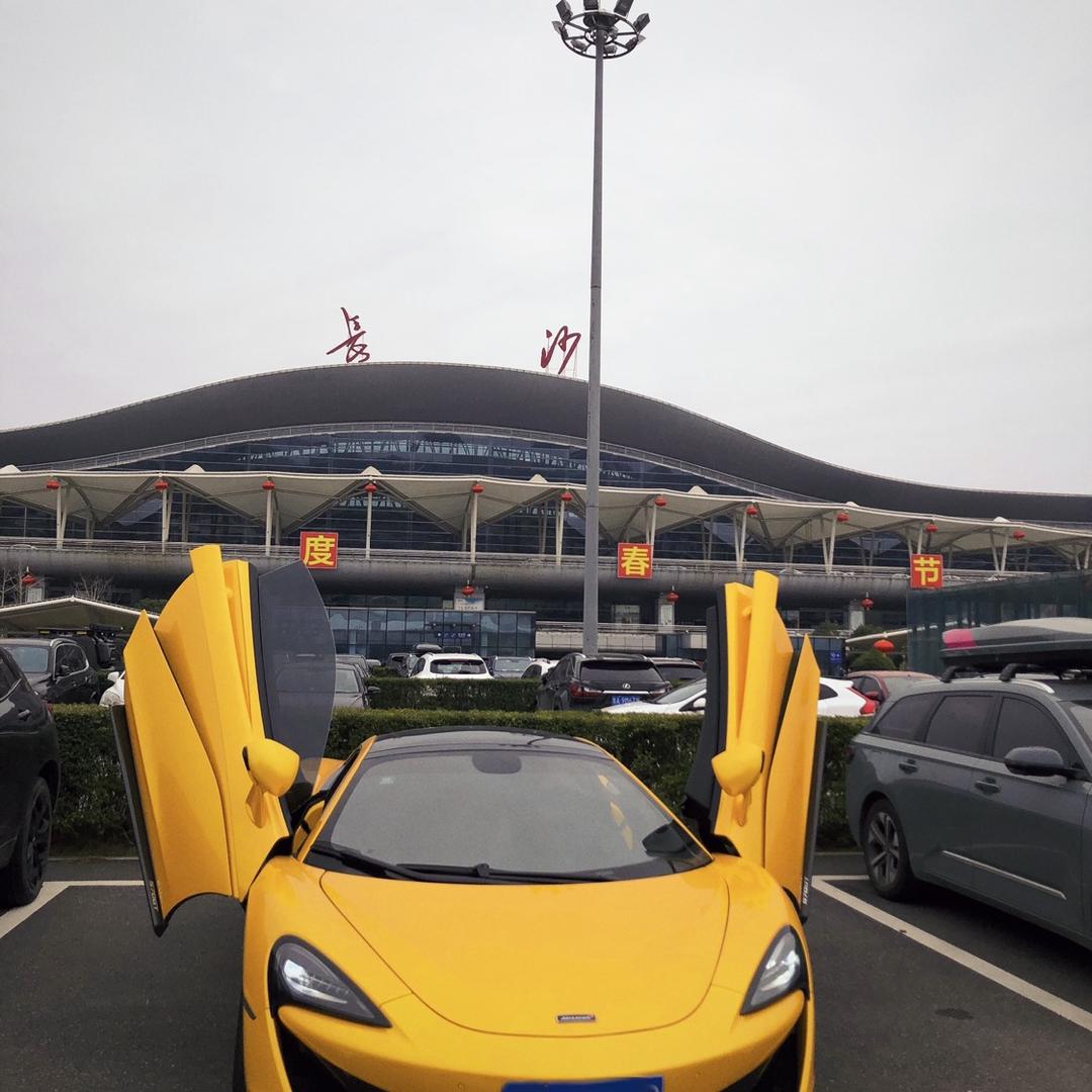 超跑免押租车William