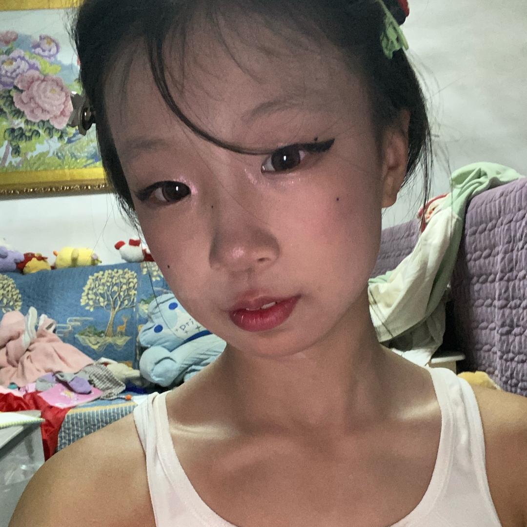 睡觉的千余