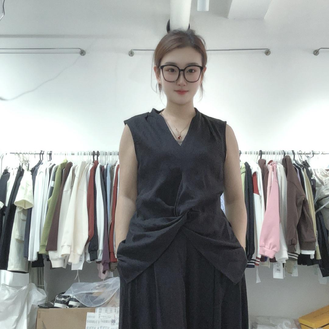 爱简优服饰