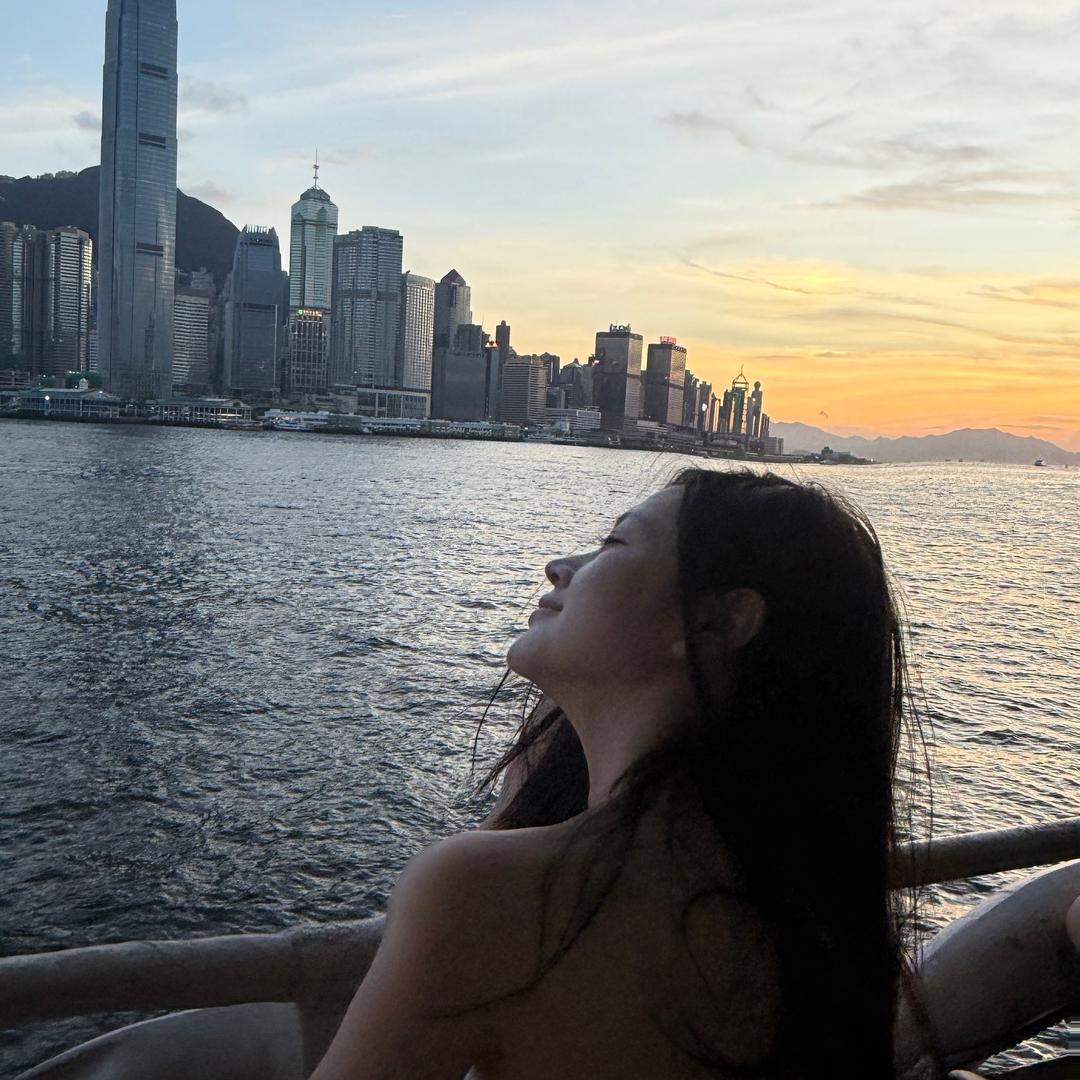 砍柴美女