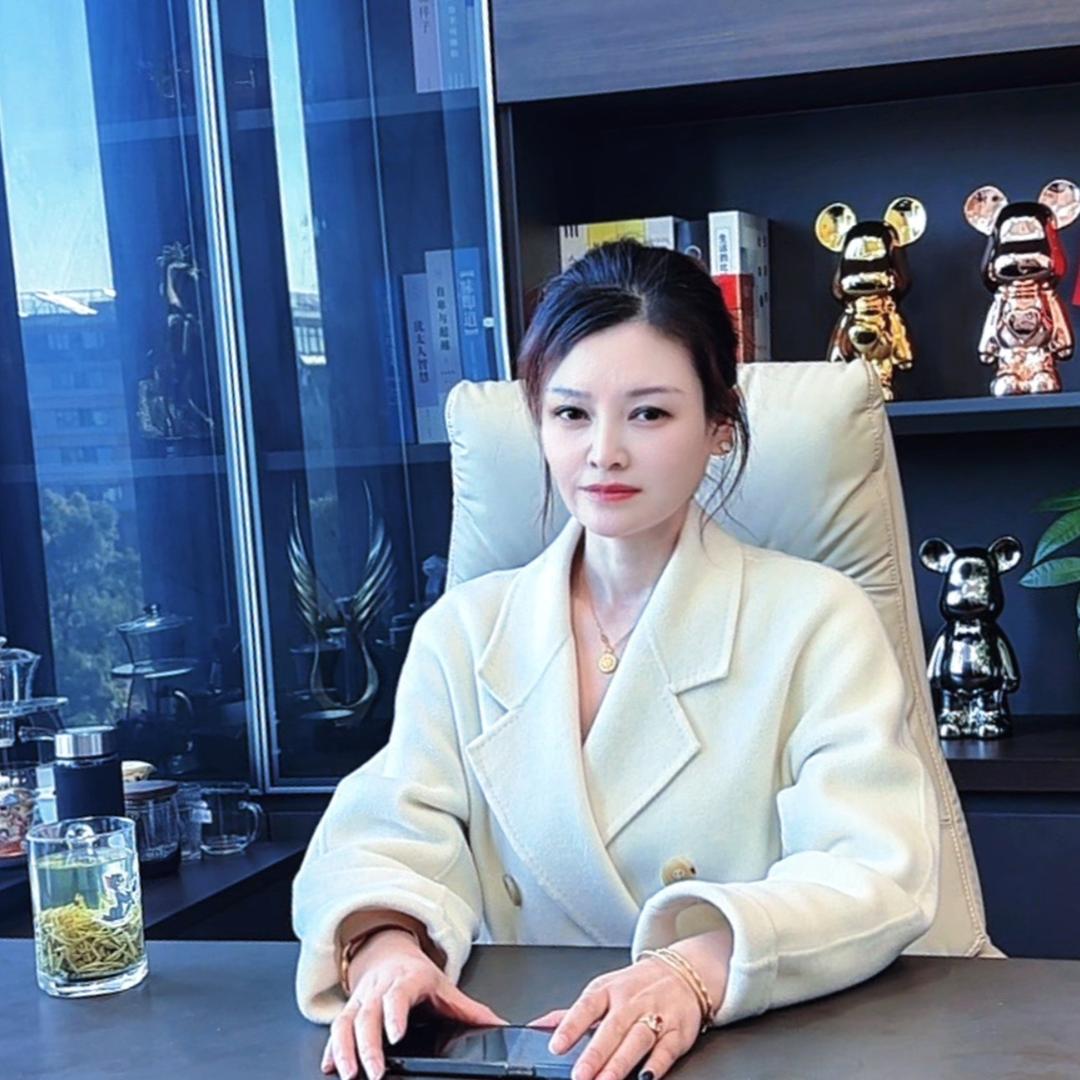 小莉莉