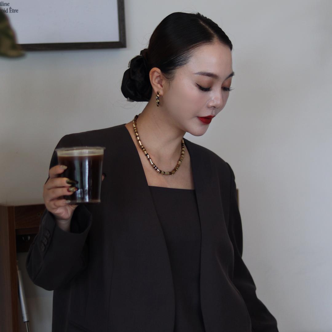 抒抒彤