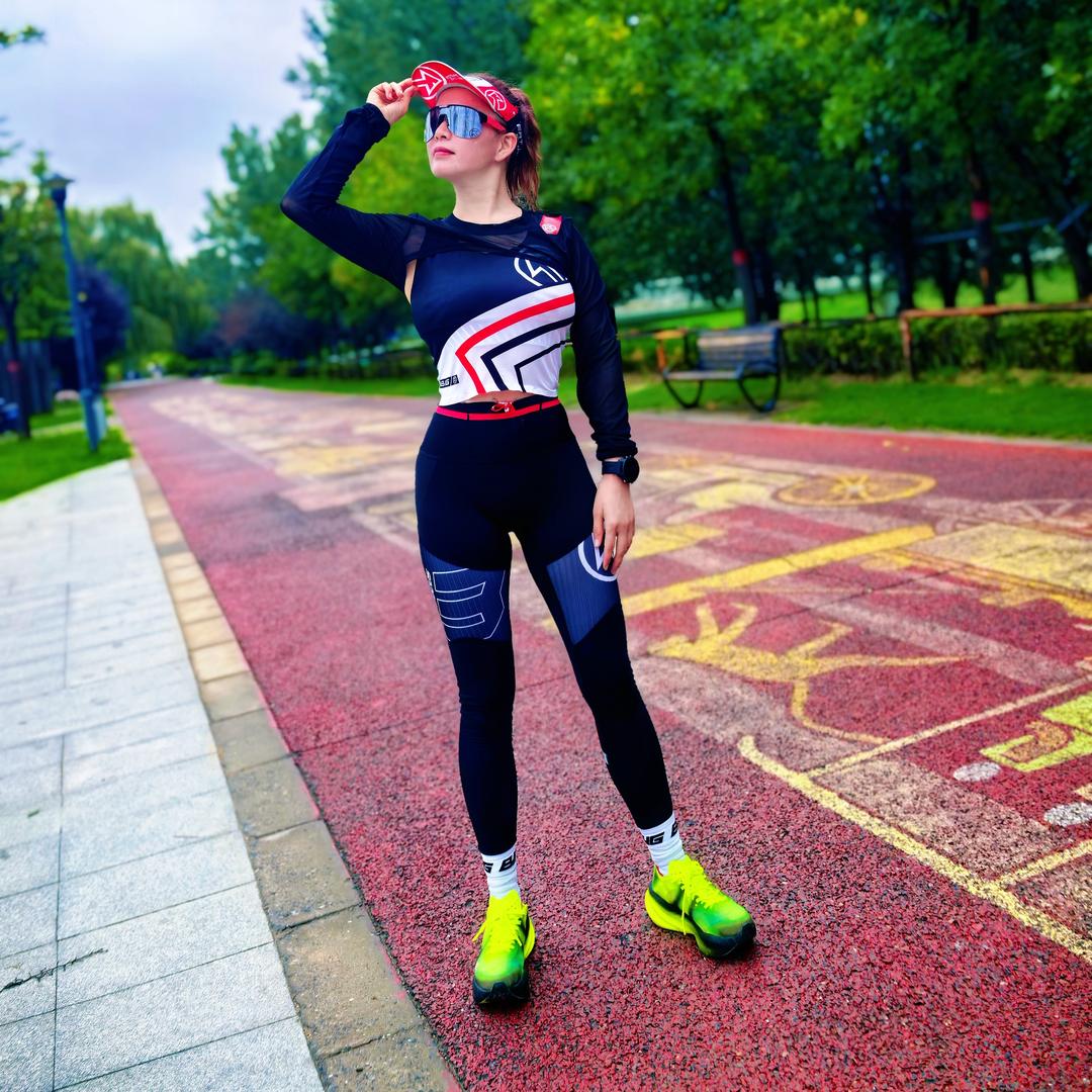 杨静