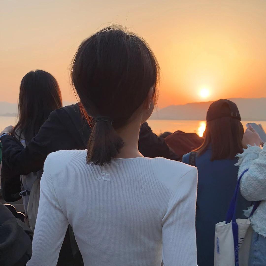 明天见   、