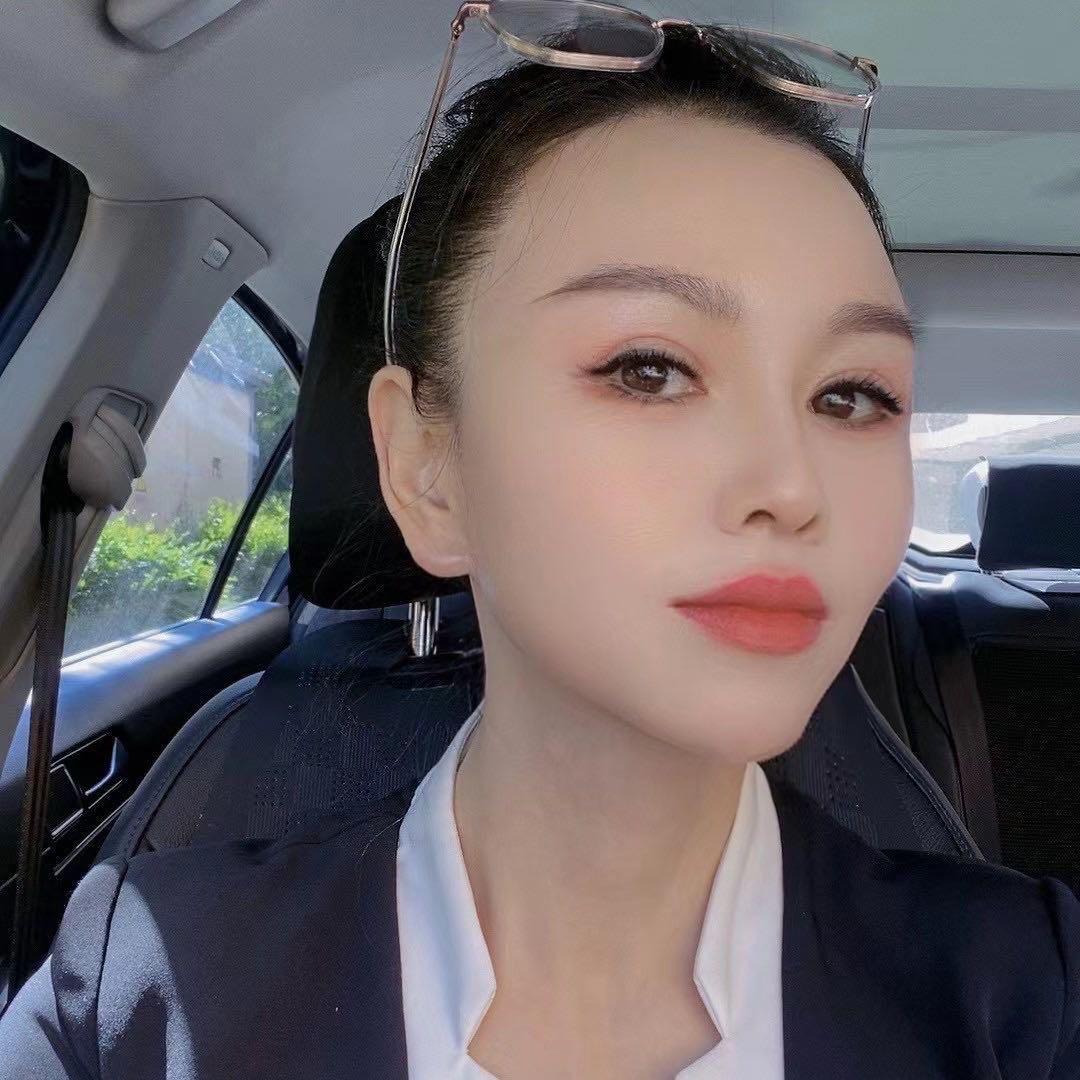 闫小姐