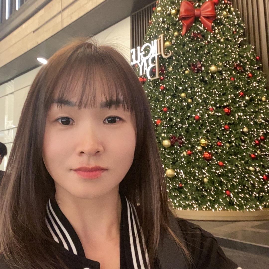 爱溜达的小妮子