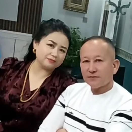 伊宁县丽约娜女装店