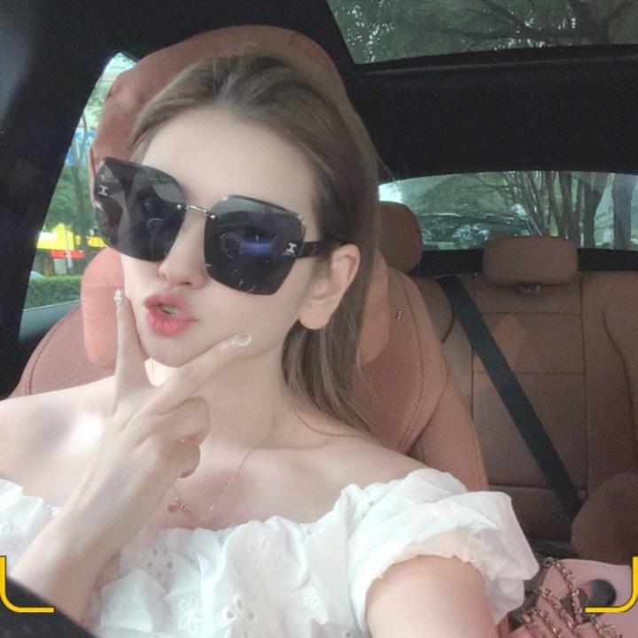 一个开台球室的小仙女