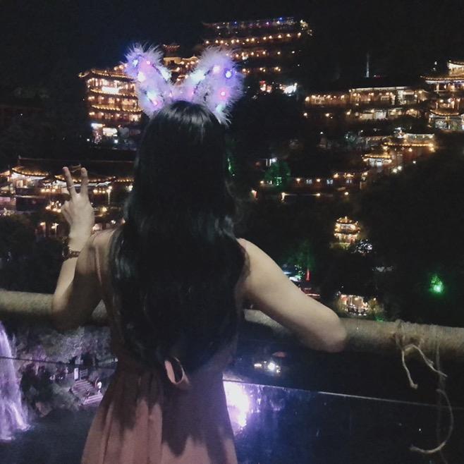 小何才露尖尖角！