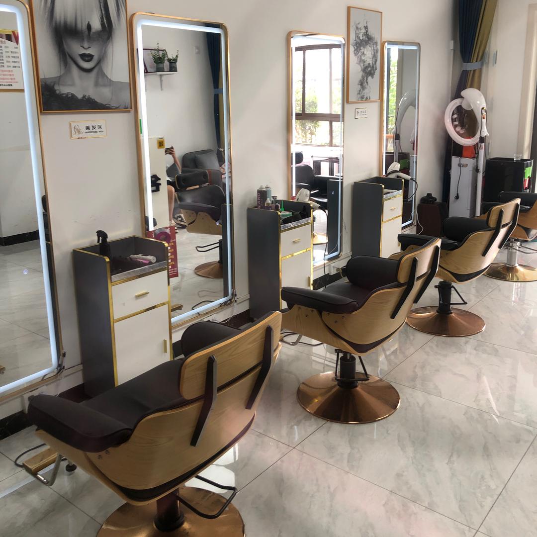 3栋名剪发型室