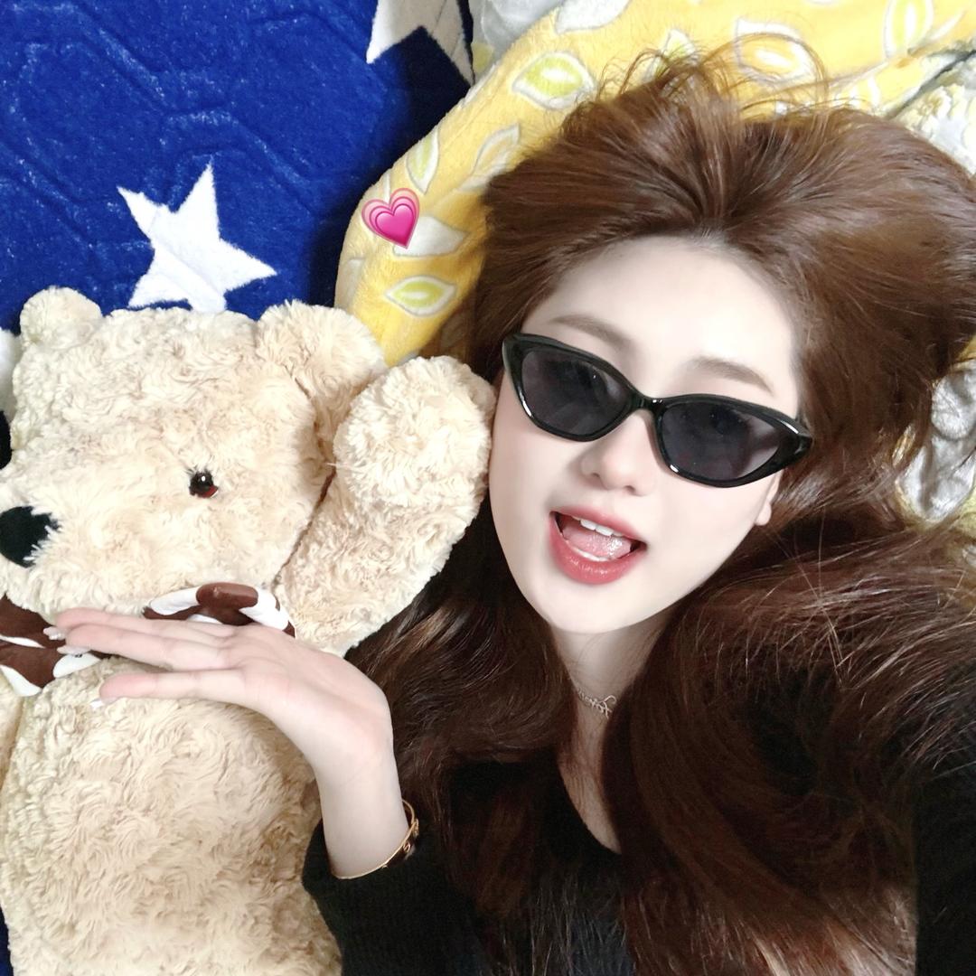 ᨦ妮妮ᨩ