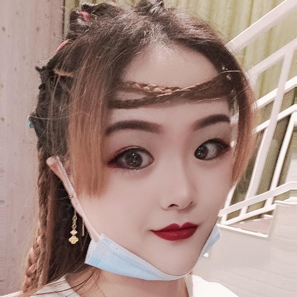 小虎牙👣❤️