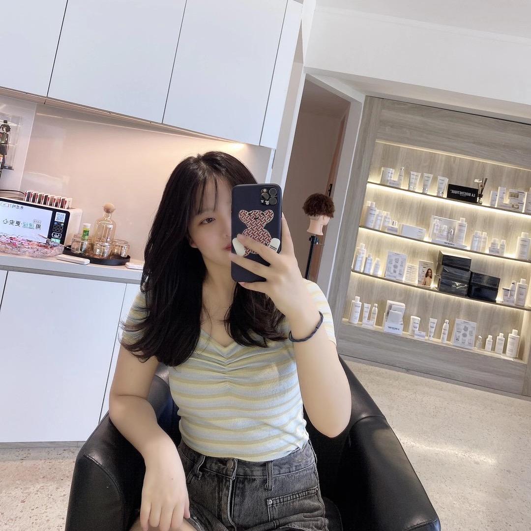 00后在家门口卖麻花