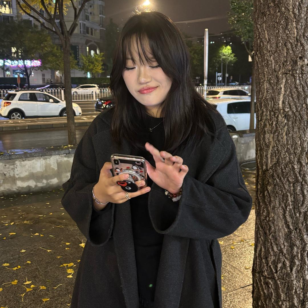 摸摸七七的耳朵.🦊