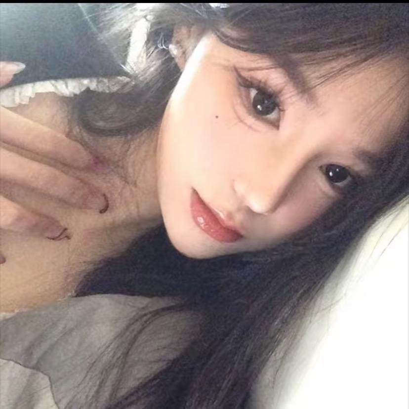 小熊吃饼干