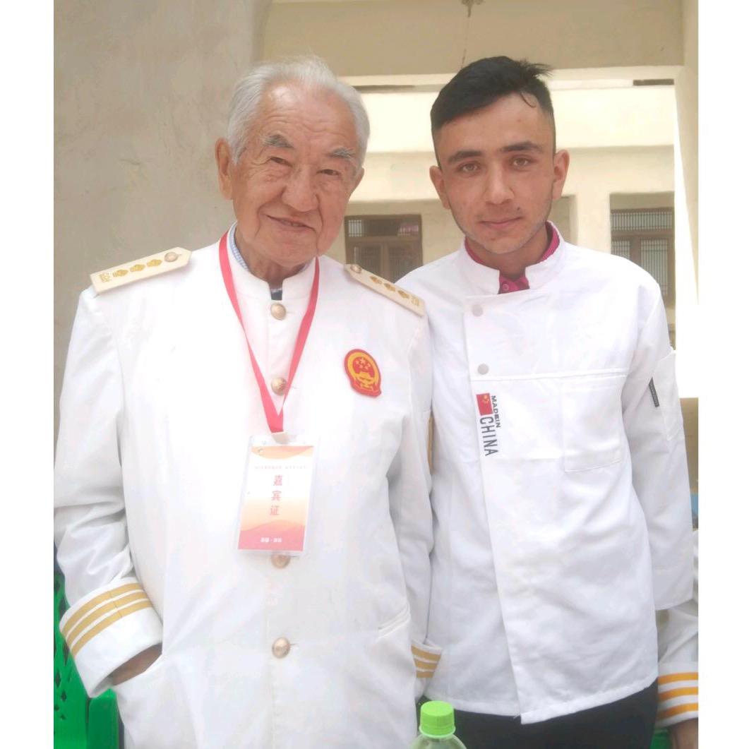 新疆美食阿不力孜师傅。