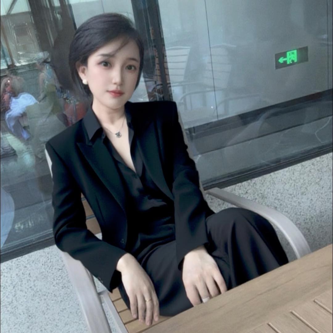 阿秀。（武汉黑鸭营业中）
