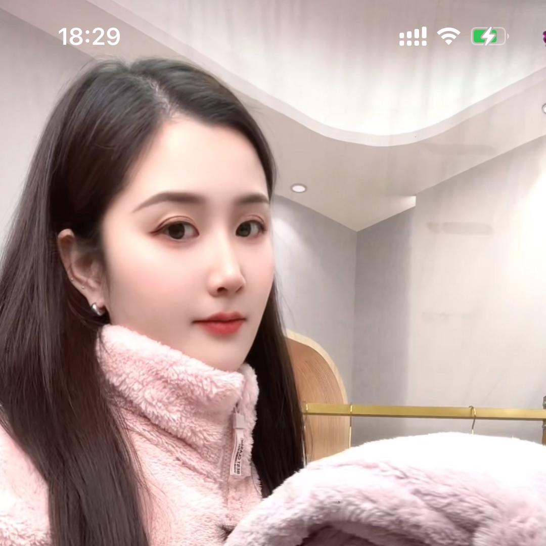 王静品质服装创意屋