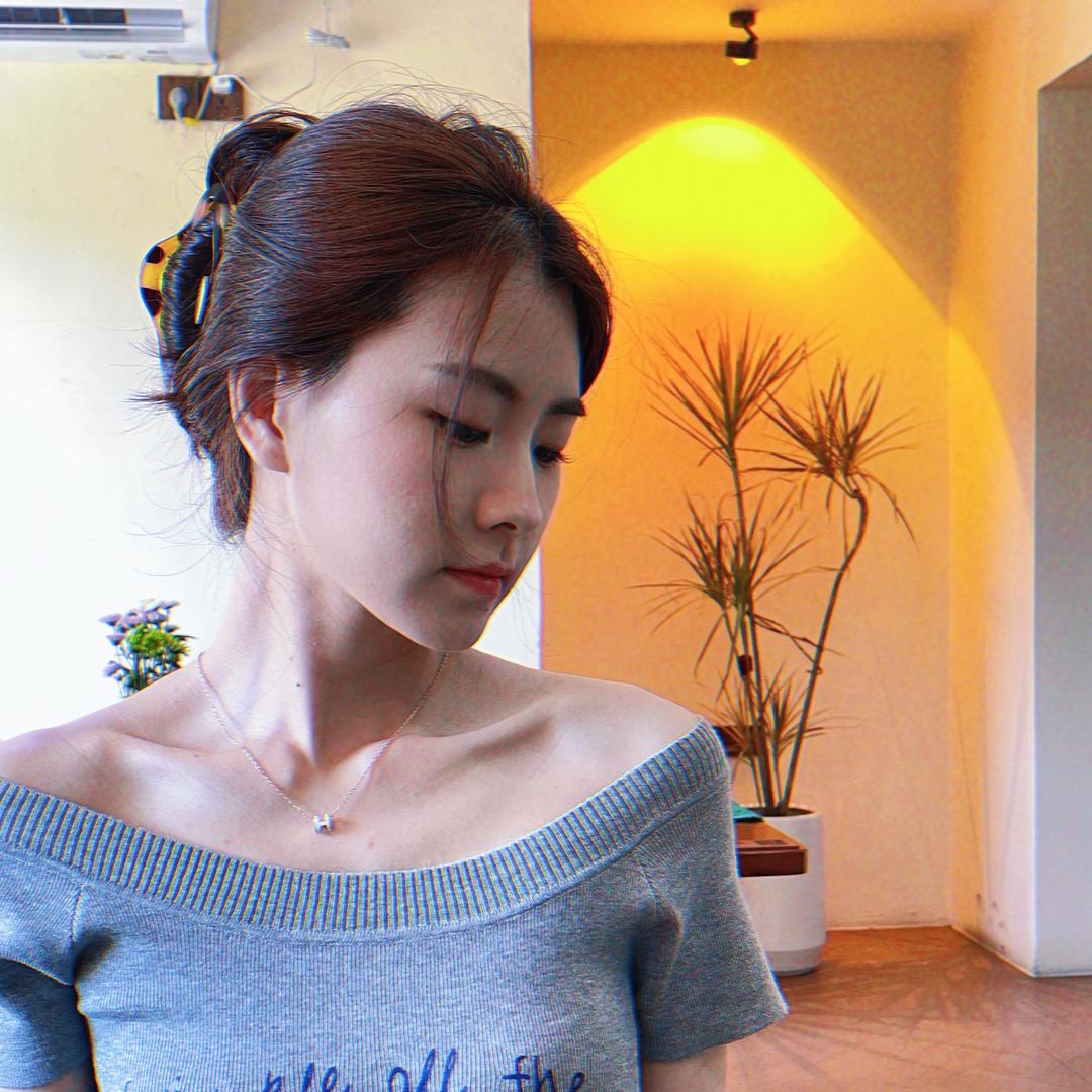 鱼尾纹