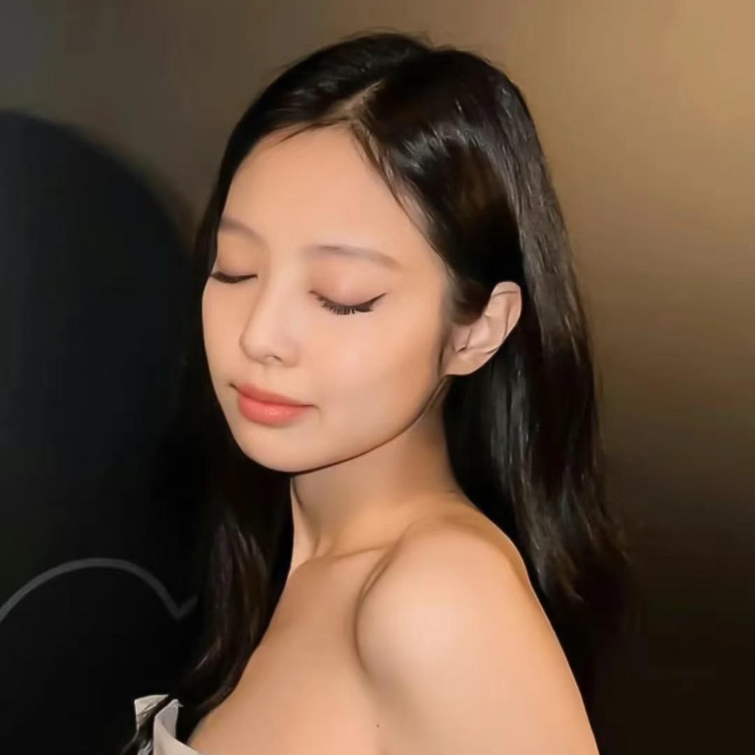 𝒮𝓊𝓂ℯ𝓇.