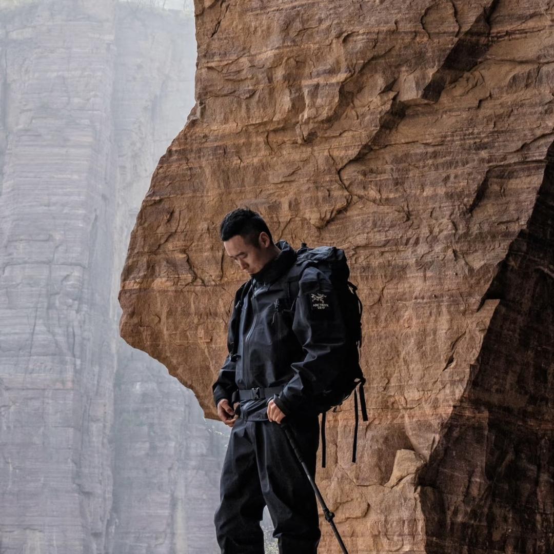 予望户外冲锋衣