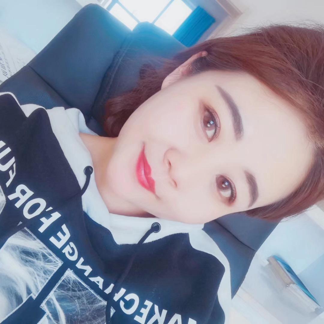 我叫🎀靳靳