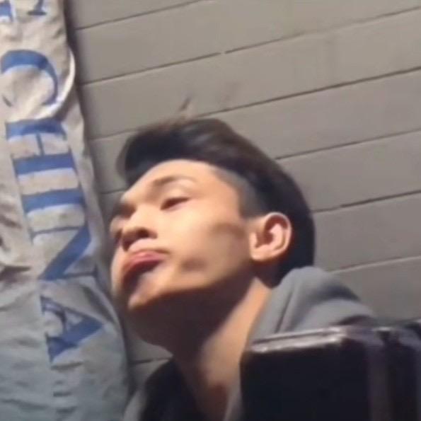 小娥忙着爱老秦呢！