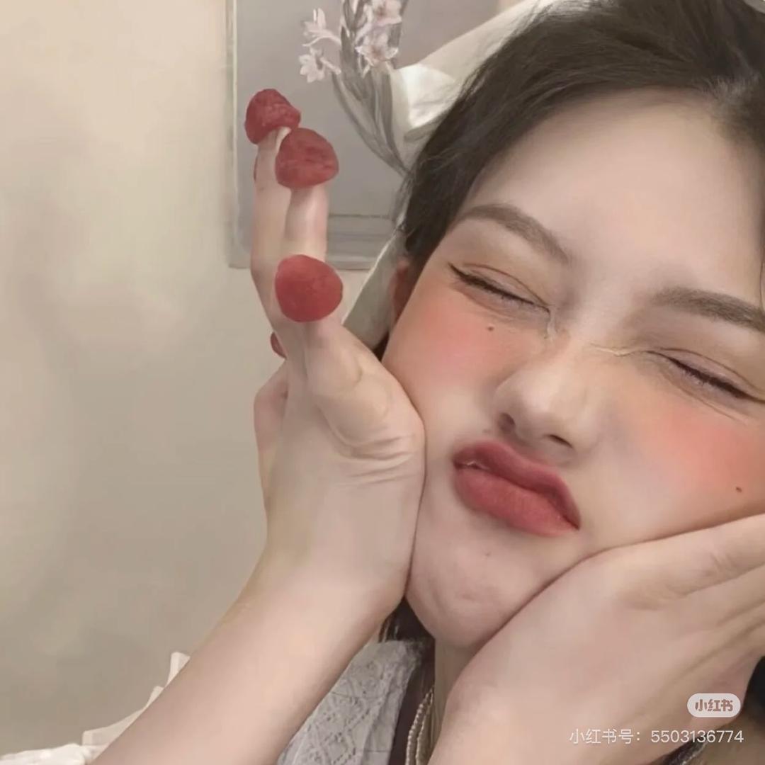 小黄每天穿什么