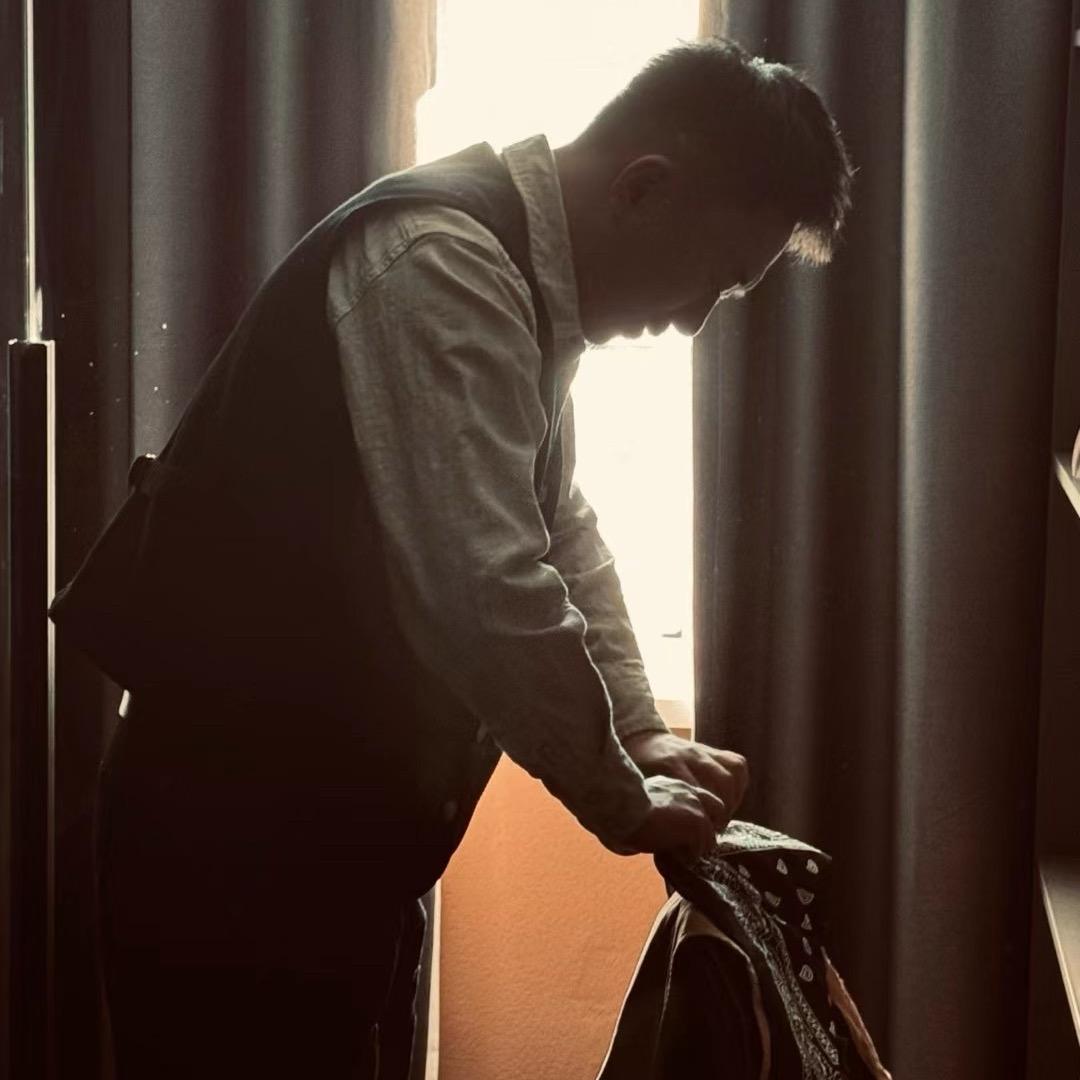 小高不喝酒 Crush R&B Bar