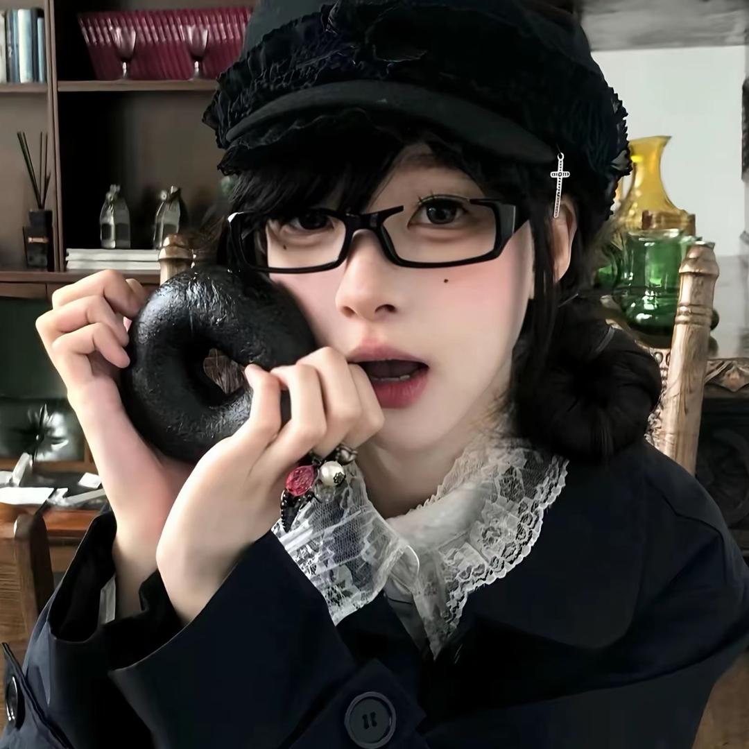 爱穿花裤衩的性感女蛤蟆
