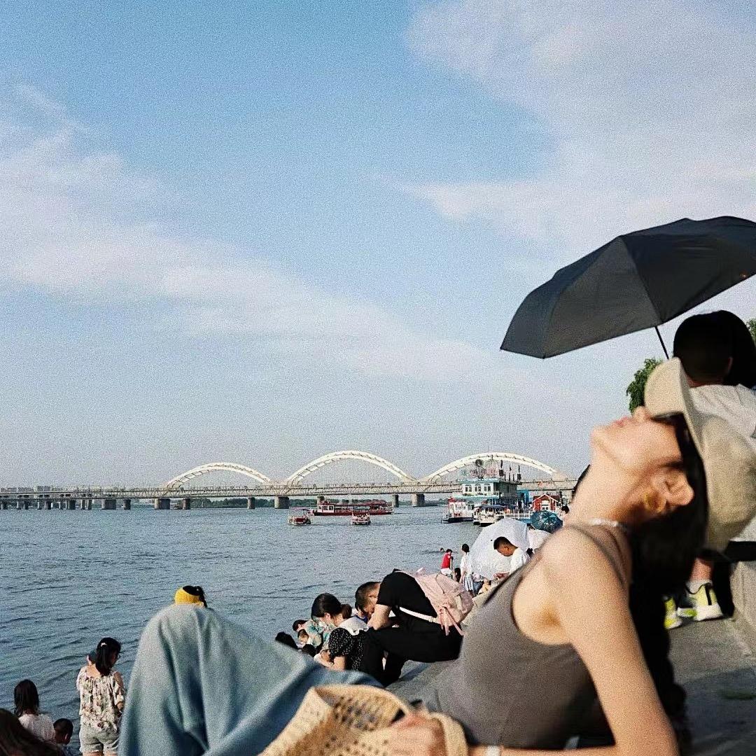 发什么呆……