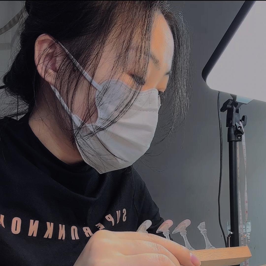 搓甲匠周闪闪